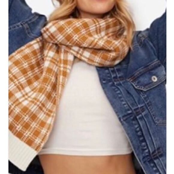 Timberland SCARF Sweater Knit Cream Gold Mustard Ribbed Hem Plaid Warm NEW - Picture 2 of 8